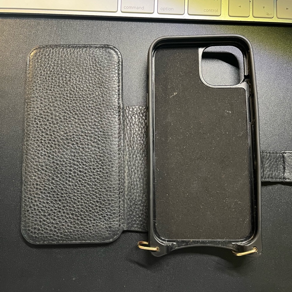 Bandolier Hailey Folio pebble leather iPhone 13 case - Picture 3 of 4